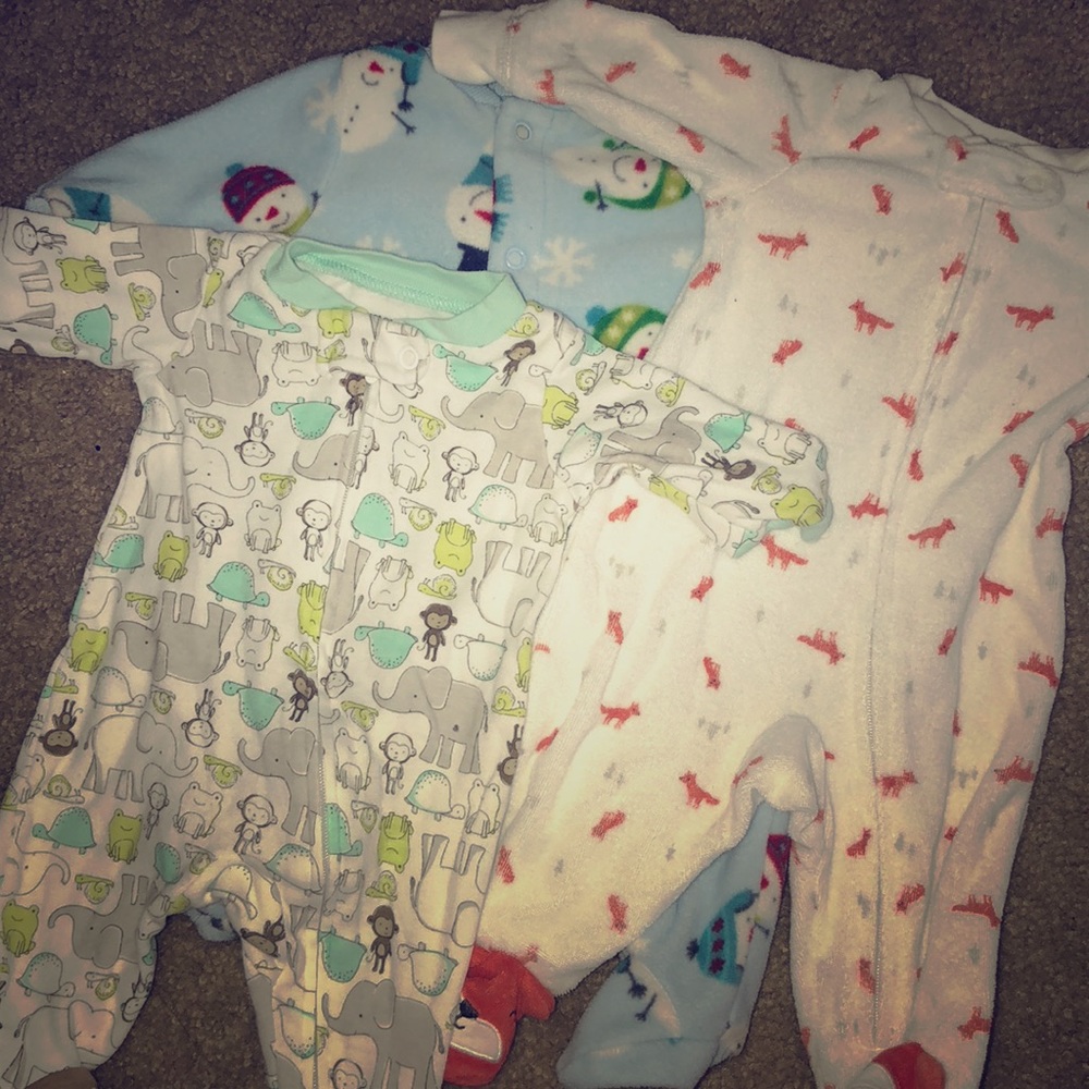Gently used newborn bundle ( 3 onesies )